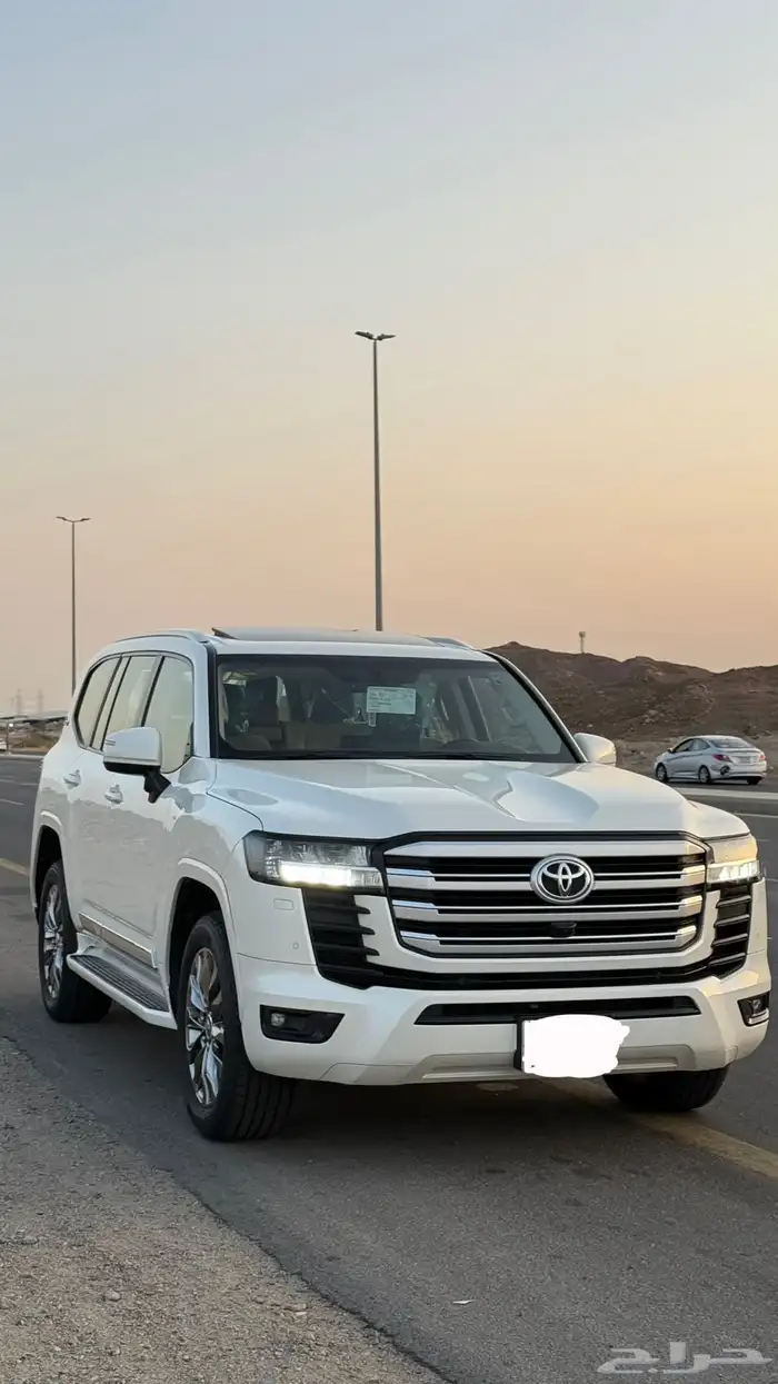 لاندكروزر 2022 GXR L3 بودي بلد 10