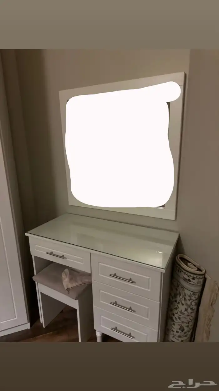 تسريحه مع مرايه  مستعمله 0