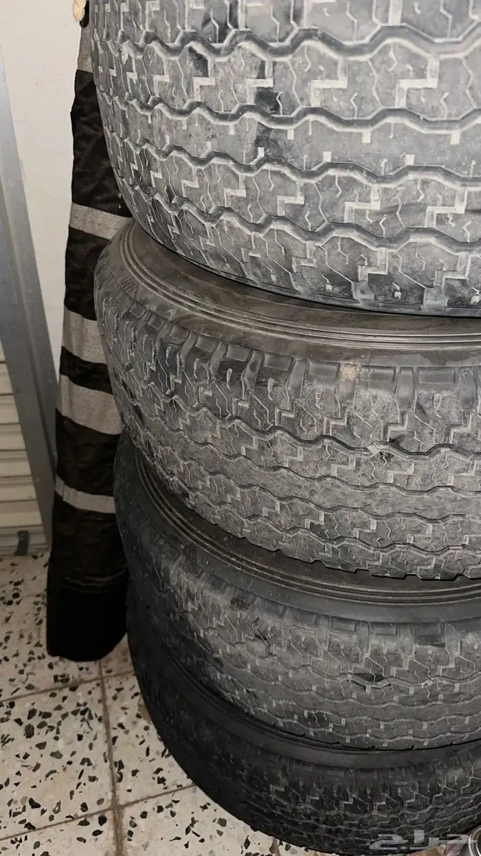 جنوط لكزس مع كفراتهن للبيع 3