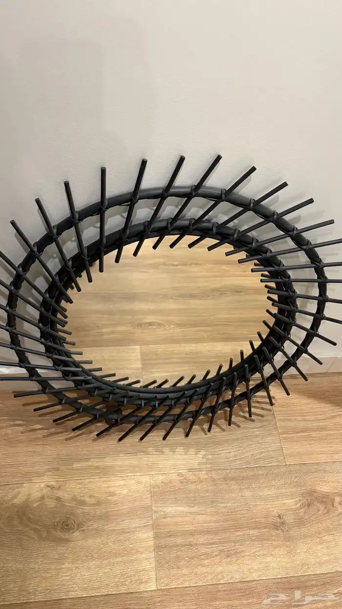 مرايه جديده بدون كرتون من هوم بوكس. طاوله جانبية جديده. نون 0