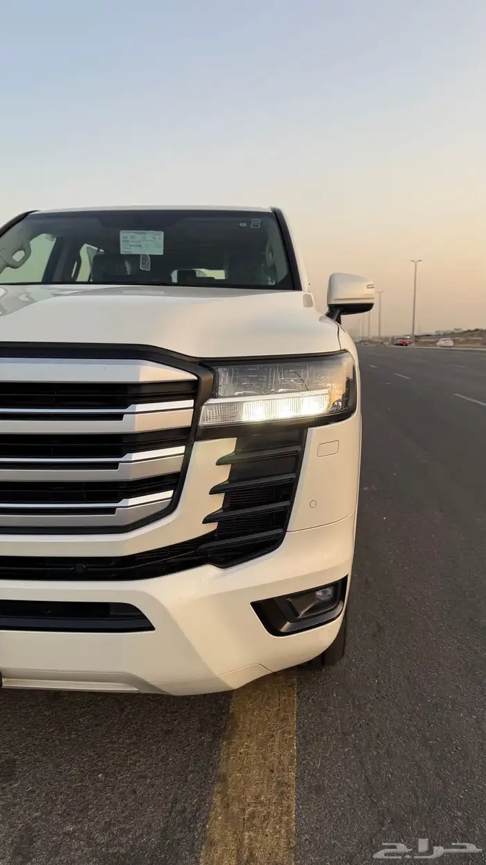 لاندكروزر 2022 GXR L3 بودي بلد 16