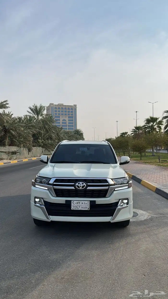 لاندكروزر 2010 3
