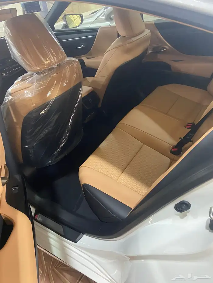 لكزس ES350 CA موديل 2025 خليجي لدي معرض السلامه 6