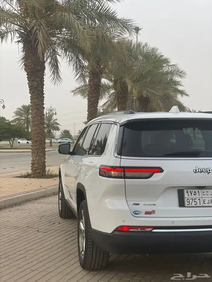 جراند شروكي 2022 L 11