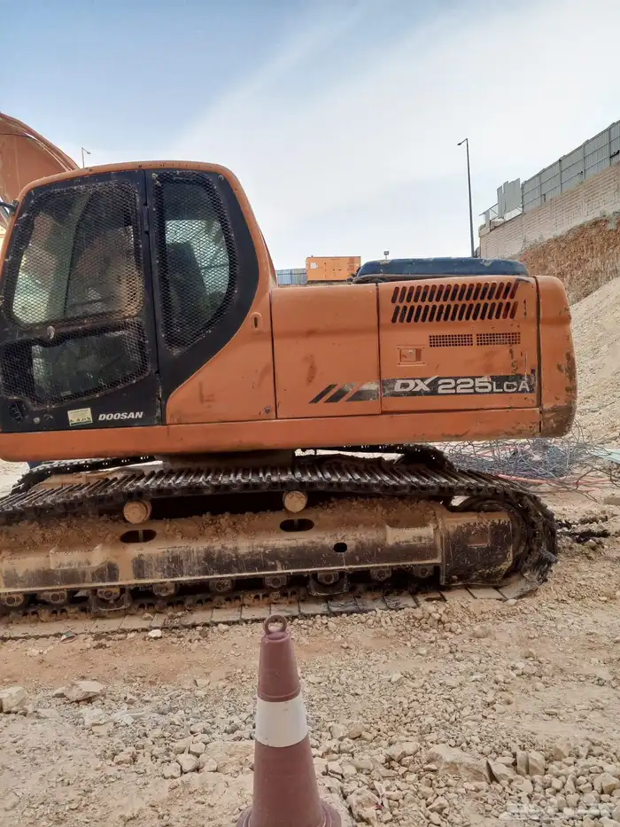 يوجد بوكلين دوسان للإيجار 225 0