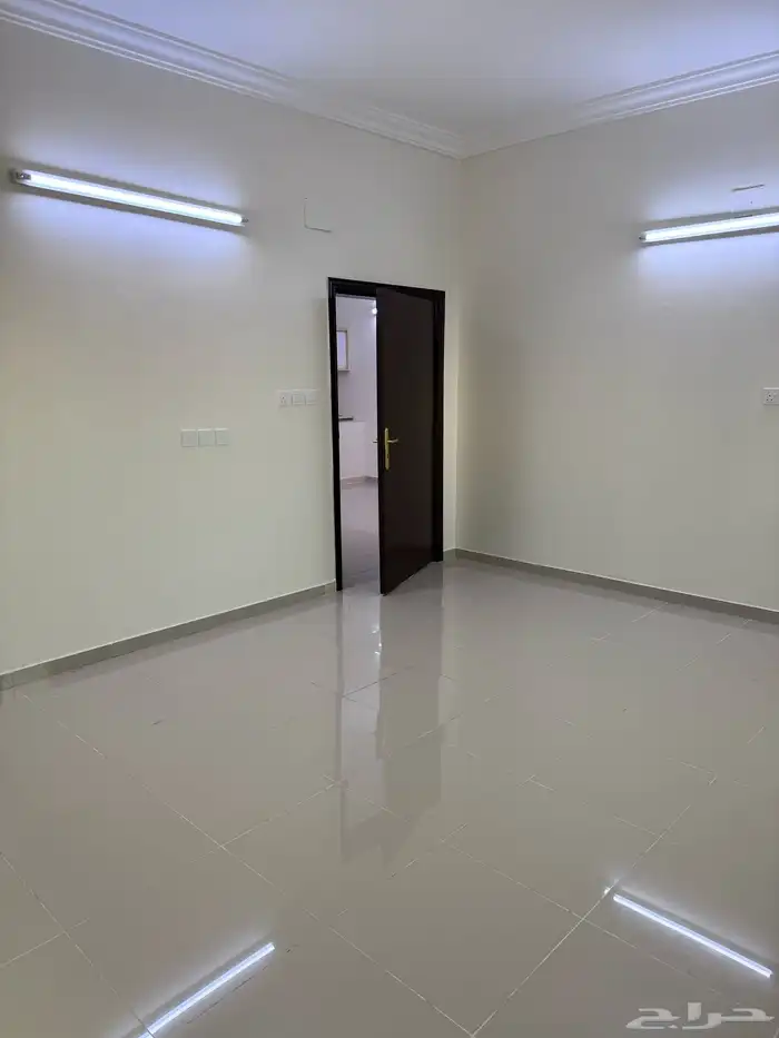 شقق و غرفة غير مؤثثة في العقيق للايجار السنوي قرب الجامعات 32
