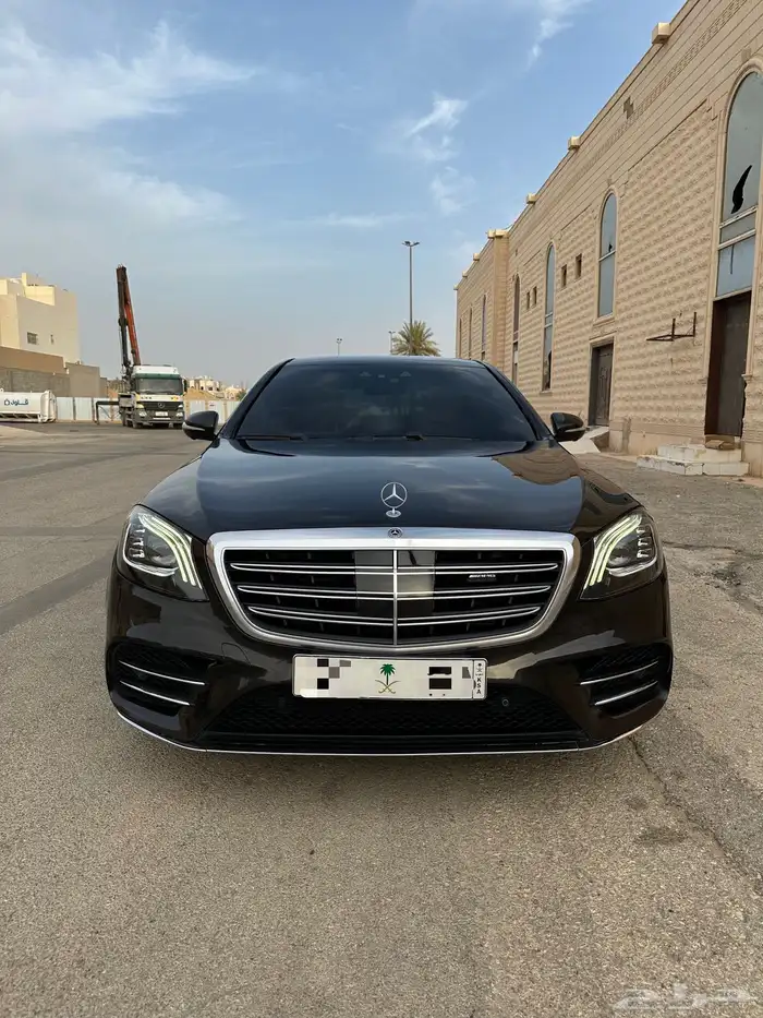 مرسيدس S560 2016 لون مميز تحت الضمان 1