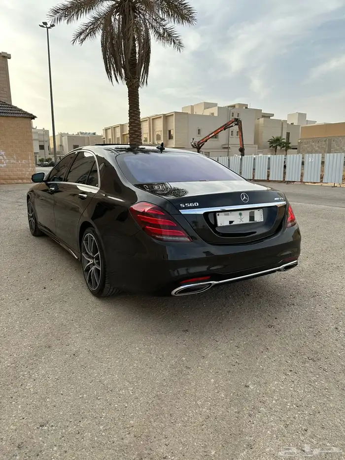 مرسيدس S560 2016 لون مميز تحت الضمان 7