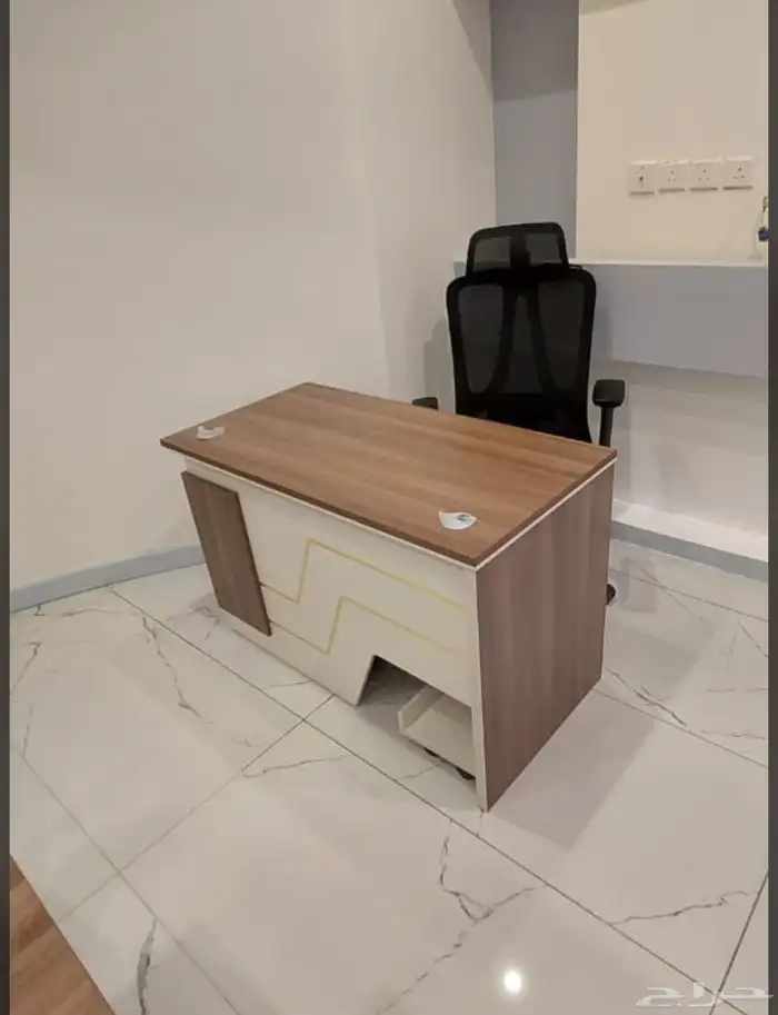 طاولات مكتبية جديدة 13