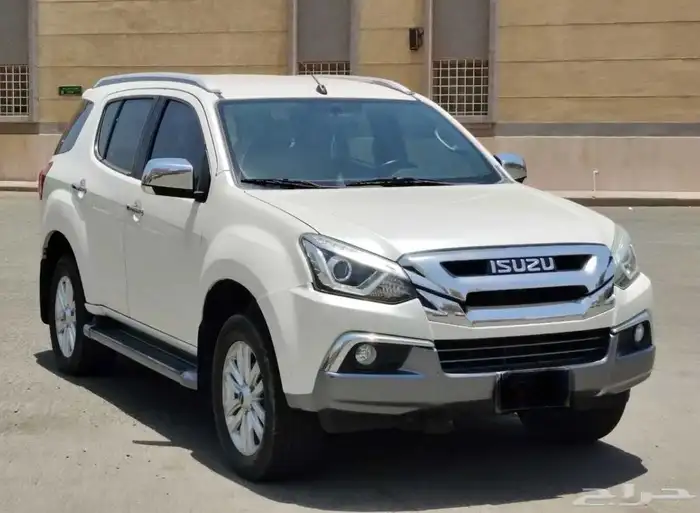 Isuzu 2022 model Mux 3.0 MID opition 3