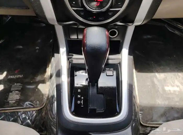 Isuzu 2022 model Mux 3.0 MID opition 7