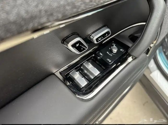 2025 Range Rover Sport Dynamic SE P530 8