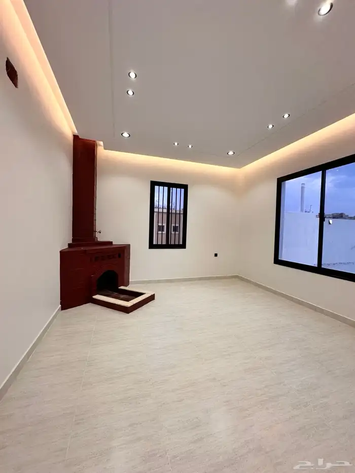 للبيع ادوار ارضيه وروفات علويه فاخره احد روفيده 30