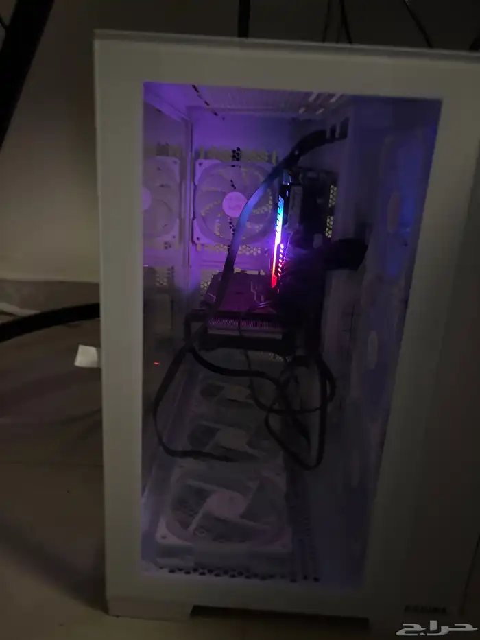 PC جديد شاشة موس كيبورد جديد نظيفة كرسي طاولة للبيع 1