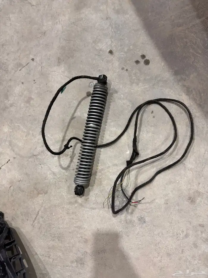 مساعد كهرباء شنطه لي بيئم دبليو 0