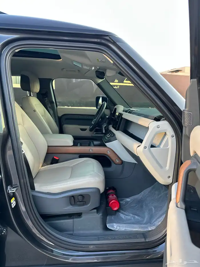 ديفندر HSE V6 2023 28