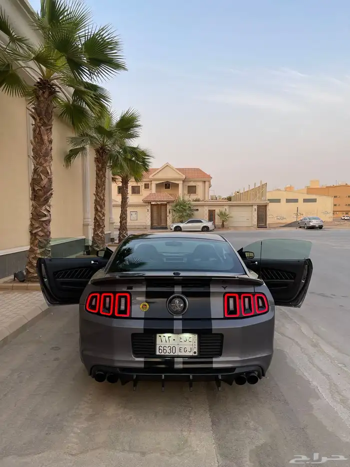 موستنج 2010 V8 قير عادي 7