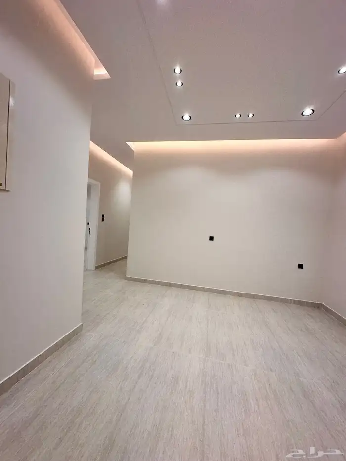 للبيع ادوار ارضيه وروفات علويه فاخره احد روفيده 24