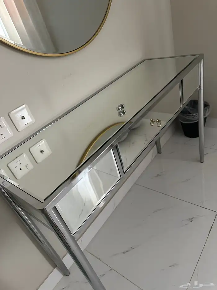 طاولة مدخل كونسول من ابيات جديدة ونظيفة جدا 0