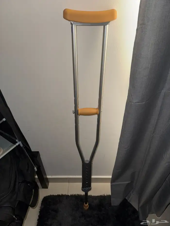 عكازة حبة وحده جديدة م استخدمت السعر 90 ريال 0