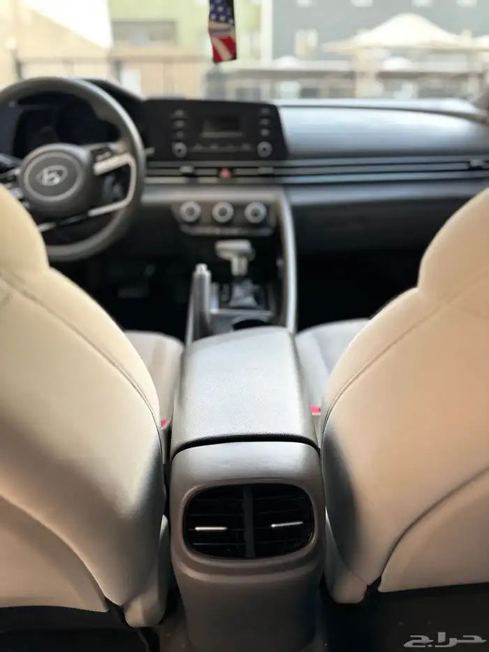 هونداي إلنترا 2022 10