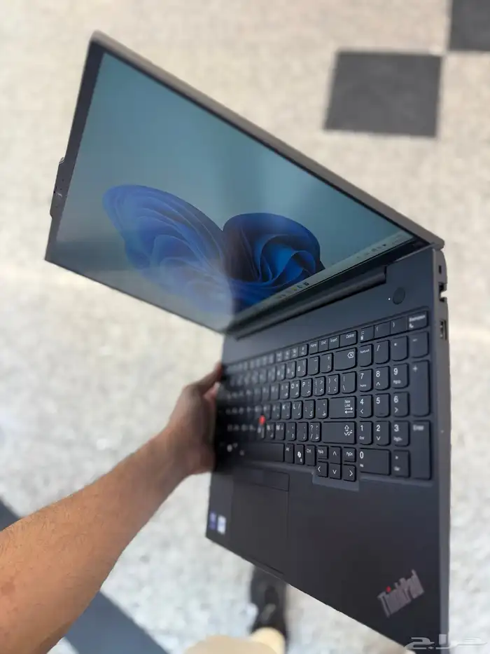 Lenovo thinkPad E16 Ultra 7 155H 16GB 512 m.2 Like new 2