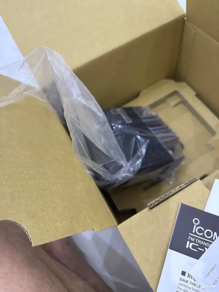 جهاز ايكوم IC-V3500للبيع 0