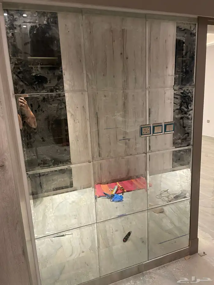 زجاج سيكوريت ومرايا 10