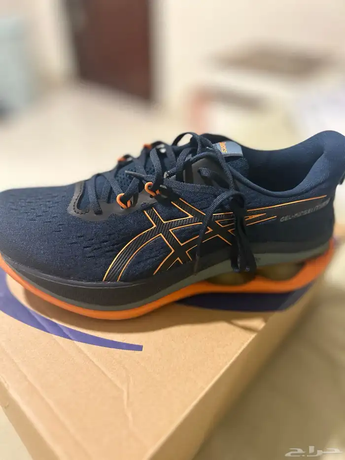 حذاء نسائي ماركة asics 0