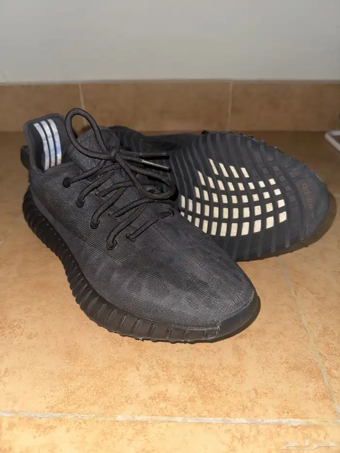 100   اصلية YEEZY BOOST 350 V2  MONO CINDER 2