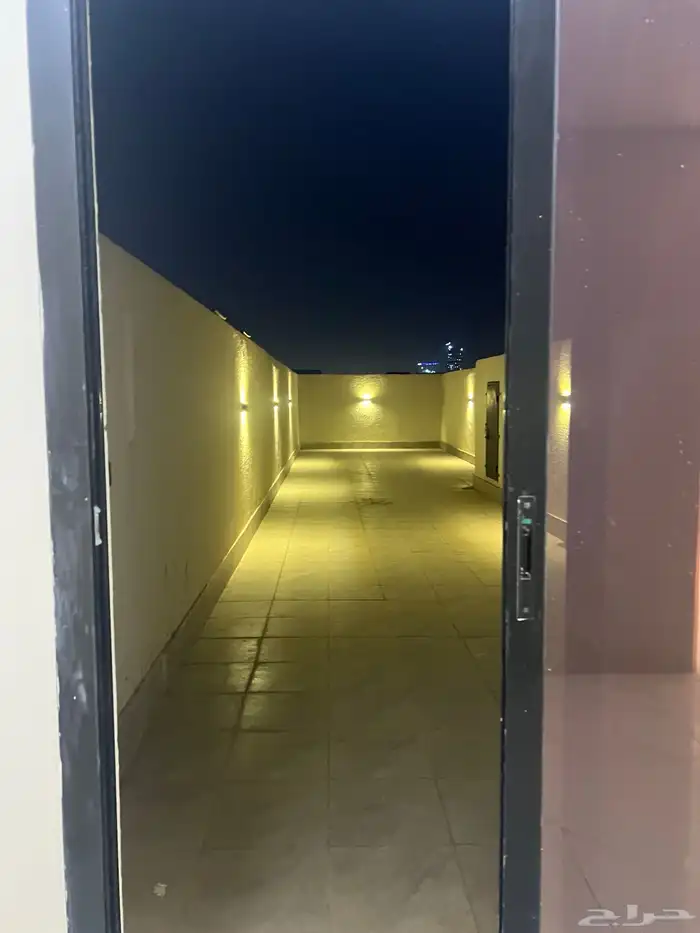 للبيع (كاش فقط) شقة مع سطح مشروع العجلان ري ييرا 21 28