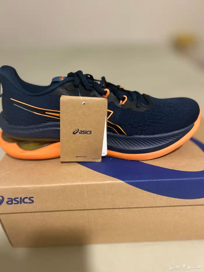 حذاء نسائي ماركة asics 2