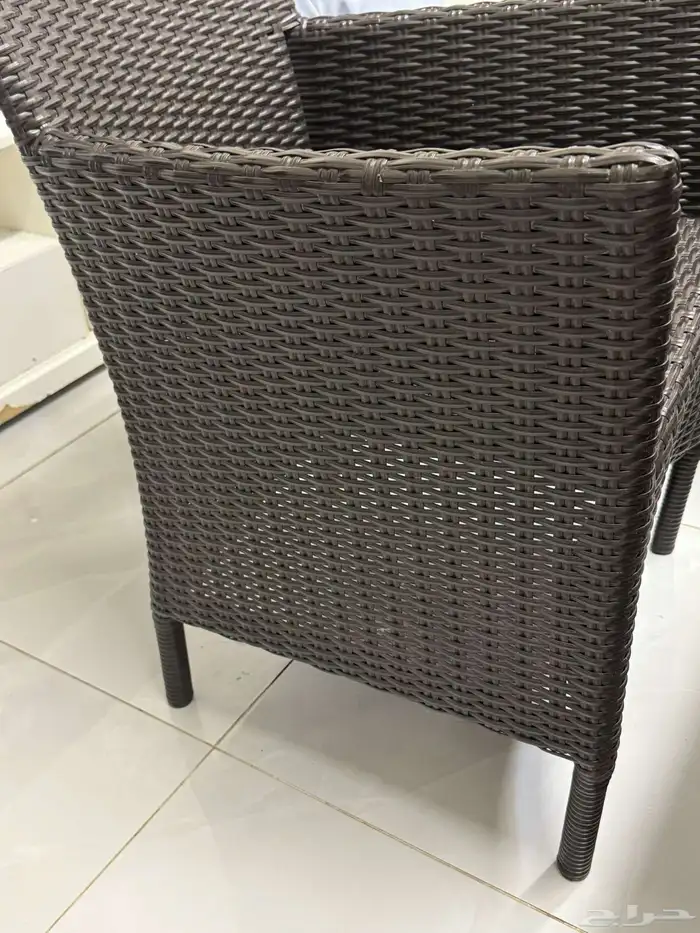 طاولة وكرسيين خارجي 2