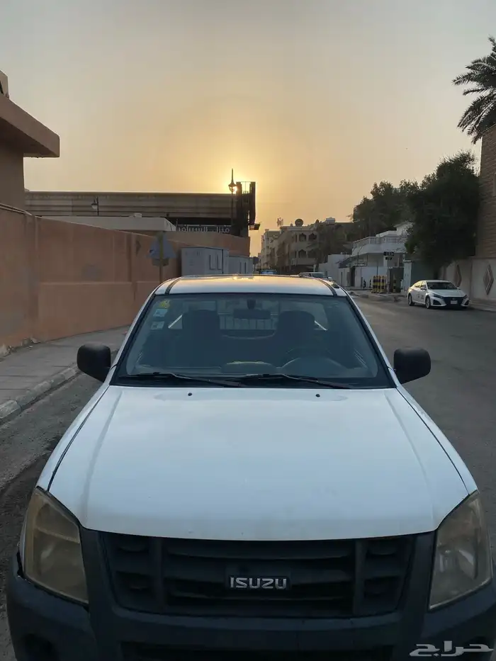 للبيع ايسوزوا غمارة 2008 2