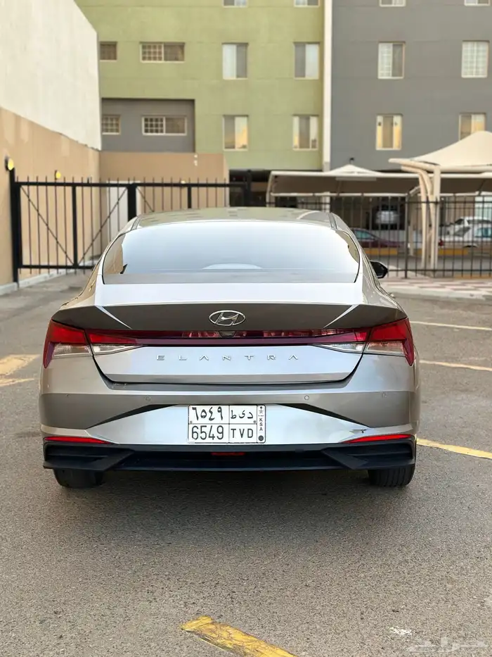 هونداي إلنترا 2022 18