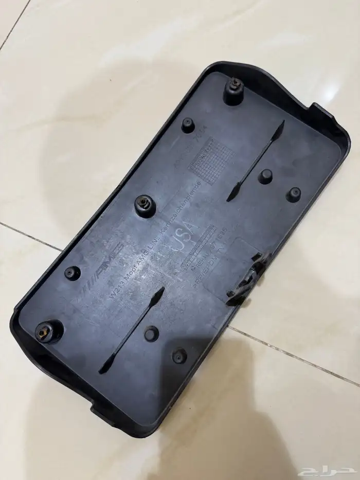 قاعدة لوحة مرسيدس E امامية 1