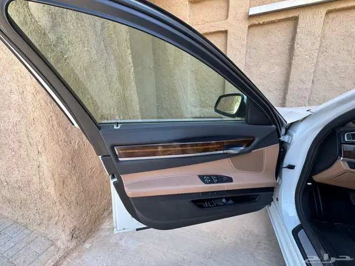 BMW (730LI) 2014 11