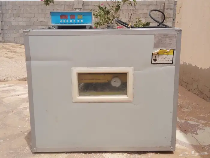 فقاسة وحاضنات للبيع 1
