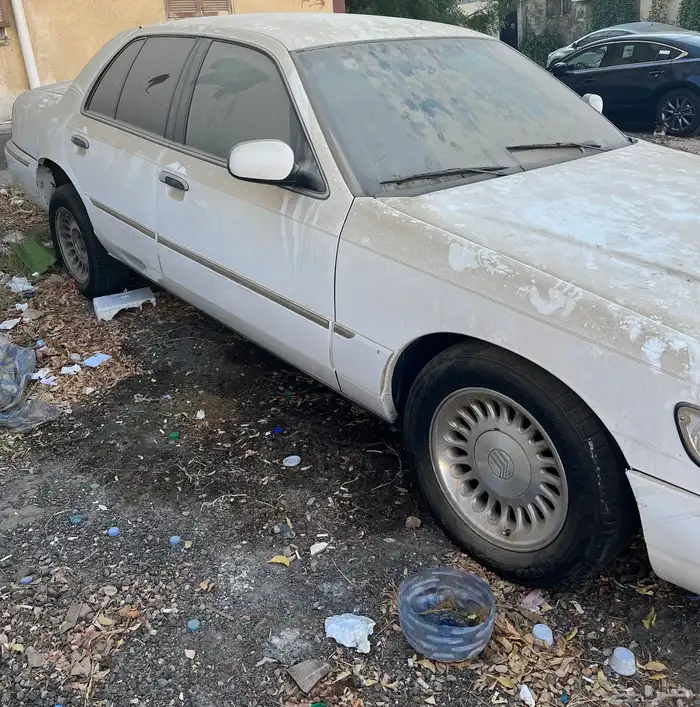 فورد جراند ماركيز 2000 2