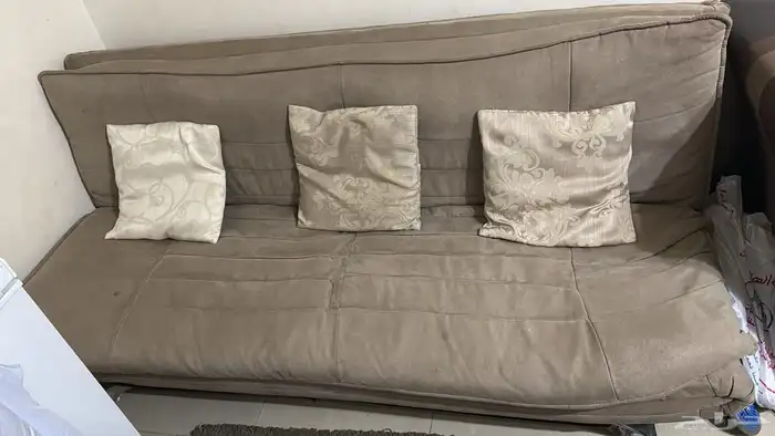 طقم كنب مع طاولات وطقم انتريه مع ستاره و غرفه نوم 3