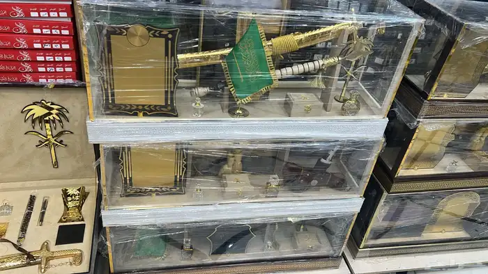 مشالح ملكية هدايا اكرلك صناديق سيوف فاخرة 23