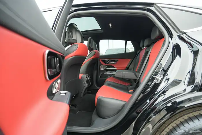 2025 Mercedes-Benz GLC200 Coupe جديد اصفار اعلى المواصفات 9