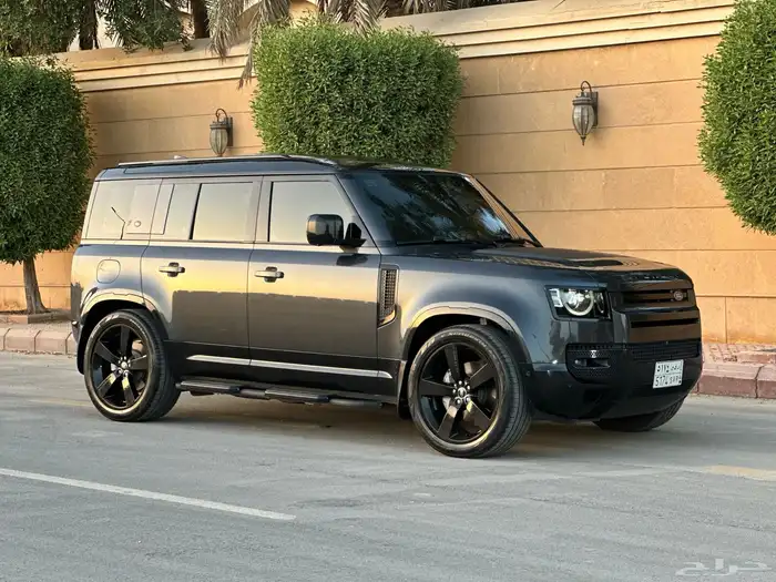 ديفندر HSE V6 2023 2