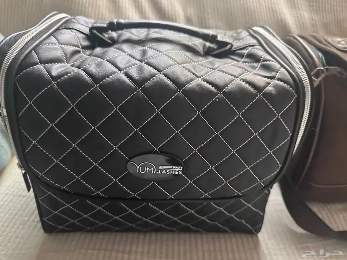 شنطة من قزاز وشنطة مكياج 0