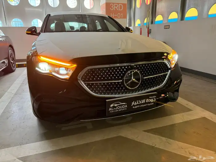Mercedes Benz E300 AMG LINE (2025) zero 2