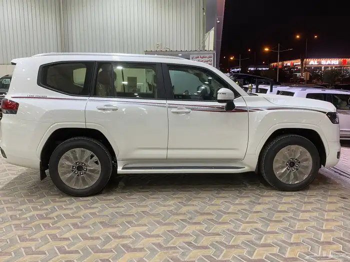 لاندكروزر GXR4 بنزين 2025 بريمي أبواب شفط 2