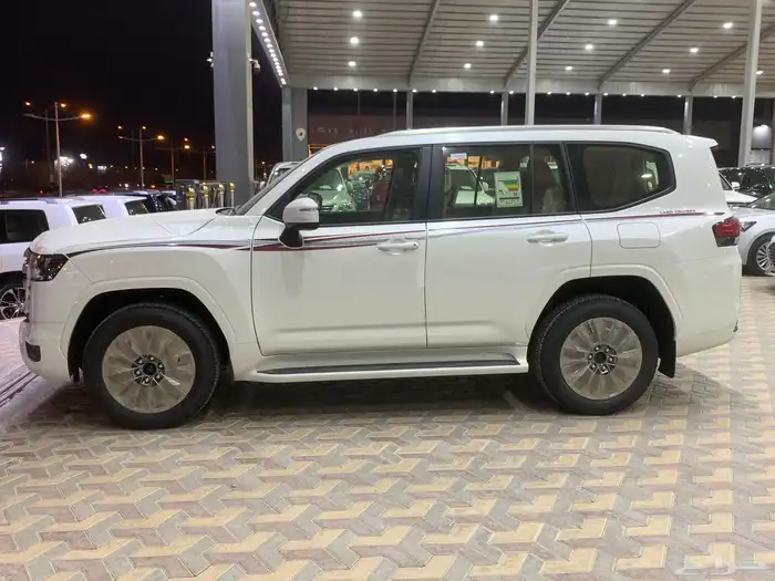 لاندكروزر GXR4 بنزين 2025 بريمي أبواب شفط 3