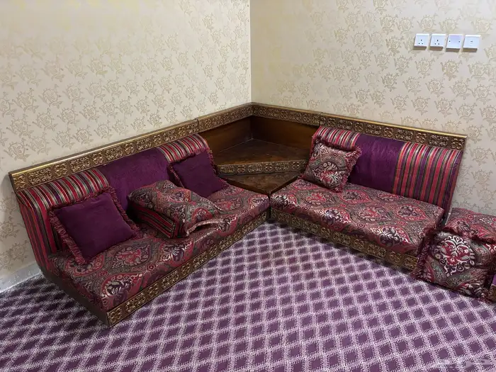 طقم كنب جلسة ارضية - طاولة زجاجية - دفاية 2