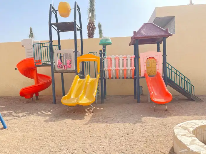 زحليقه العرض 8 متر الطول 3 متر 1