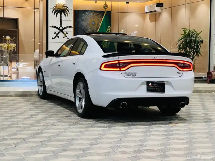 دودج تشارجر 2015 RT V8 بحاله ممتازه 4
